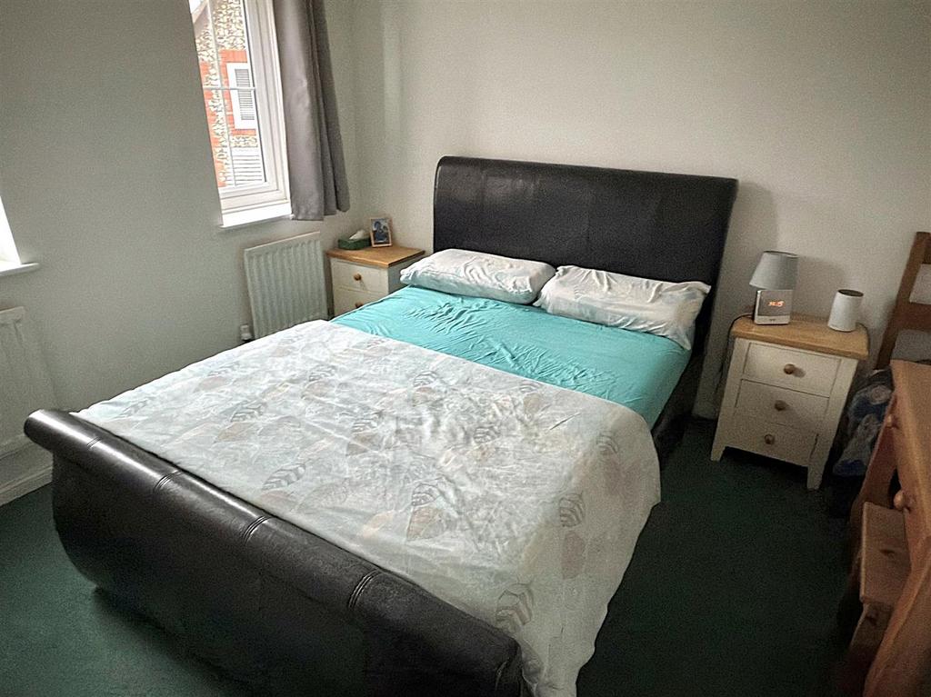 BED 1.jpg