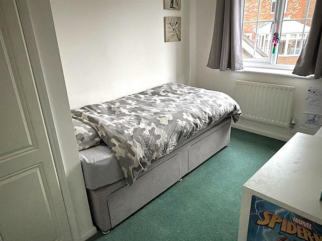 BED 2.jpg