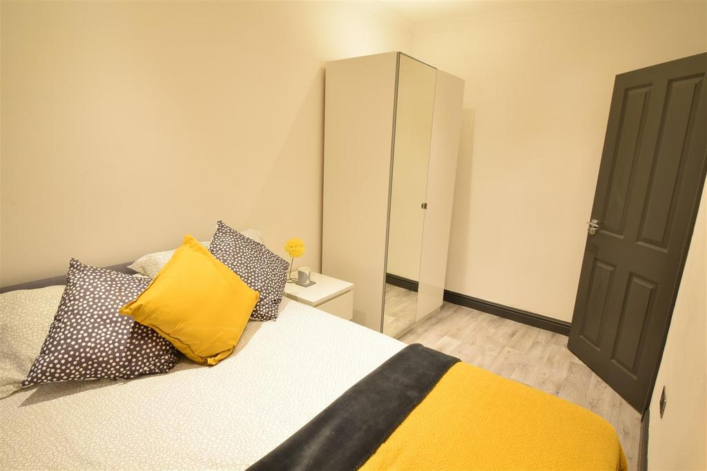 Room 5.jpg