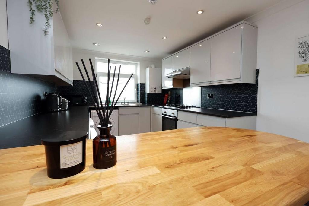 Kitchen living (5).jpeg