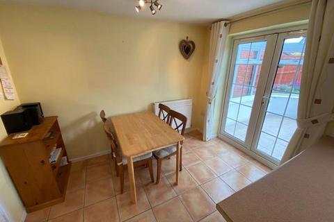 3 bedroom semi-detached house to rent, High Barns Close, Grange Park, Northampton NN4