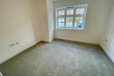 1 bedroom ground floor flat for sale, Armstrong Road, Luton, Bedfordshire, LU2 0FU