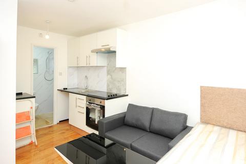 undefined, Perimeade Road, Perivale, UB6
