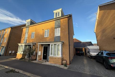 4 bedroom semi-detached house to rent, Wolverton