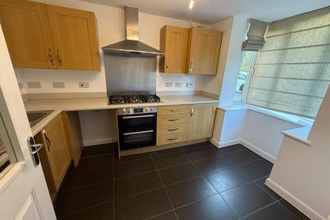 4 bedroom semi-detached house to rent, Wolverton