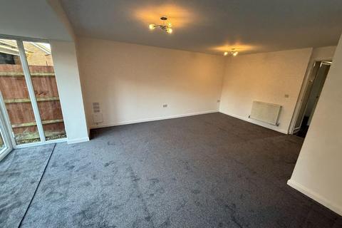 4 bedroom semi-detached house to rent, Wolverton