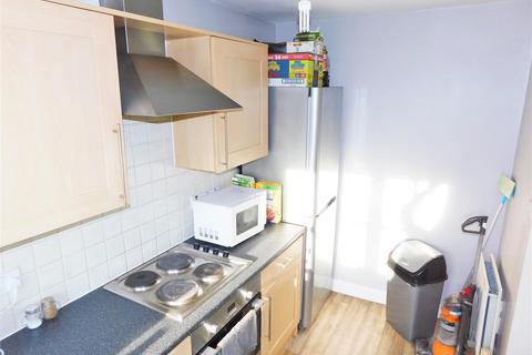 2 bedroom detached house to rent, High Street Lees Oldham