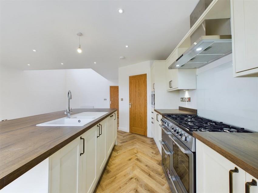 5 bed kitchen.jpg