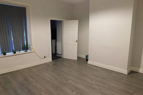 2 bedroom flat to rent, Ripon Street, Gateshead