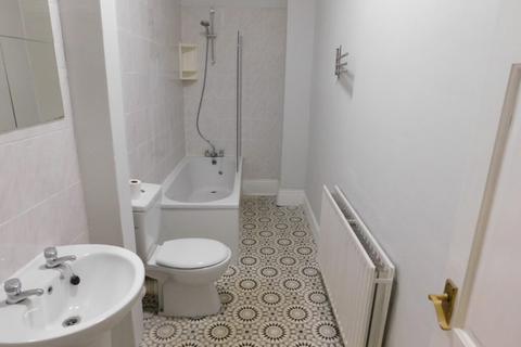 2 bedroom flat to rent, Ripon Street, Gateshead