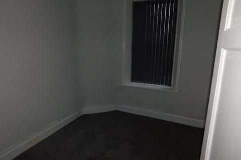 2 bedroom flat to rent, Ripon Street, Gateshead