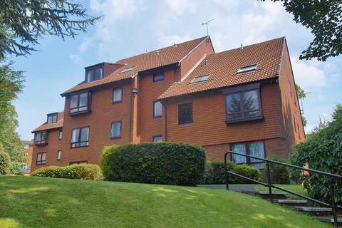 2 bedroom flat for sale - Moncrieffe Close, Dudley