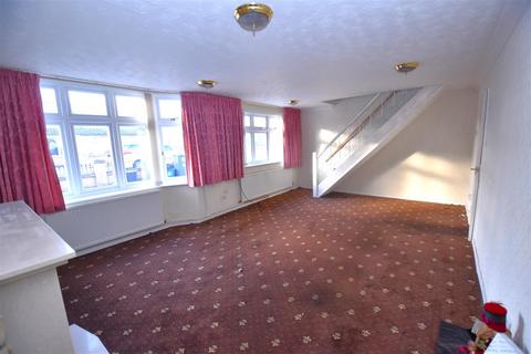 undefined, Nutcombe Crescent, Rochford