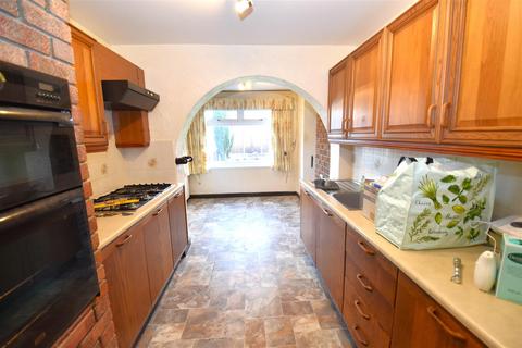 undefined, Nutcombe Crescent, Rochford
