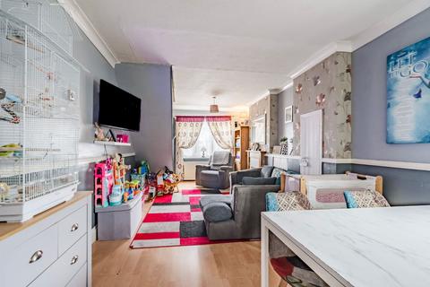3 bedroom end of terrace house for sale, Waveney Road, Great Yarmouth