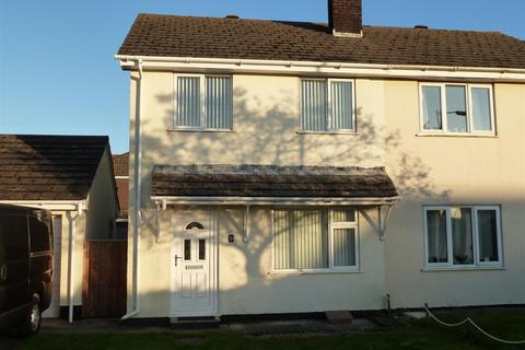3 bedroom semi-detached house to rent, Carne View Road, Probus