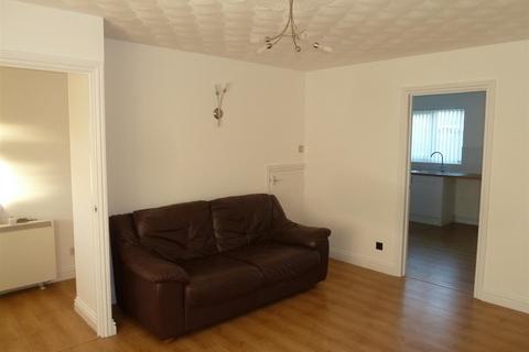 3 bedroom semi-detached house to rent, Carne View Road, Probus