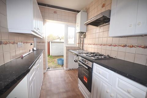 3 bedroom terraced house to rent, Romford, RM6