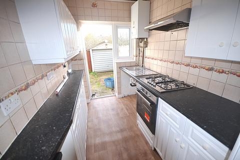 3 bedroom terraced house to rent, Romford, RM6