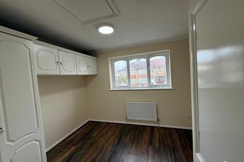 2 bedroom terraced house to rent, Cherry Gardens, Northolt UB5