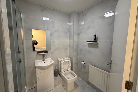 2 bedroom terraced house to rent, Cherry Gardens, Northolt UB5