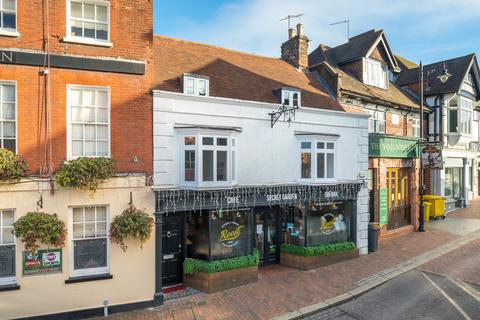 3 bedroom flat for sale, Wharf Street, Surrey GU7