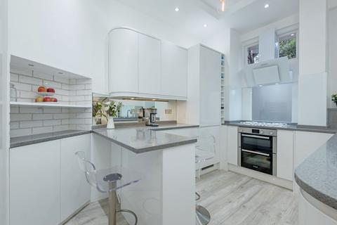 2 bedroom apartment to rent, Rodney Court, Maida Vale, W9