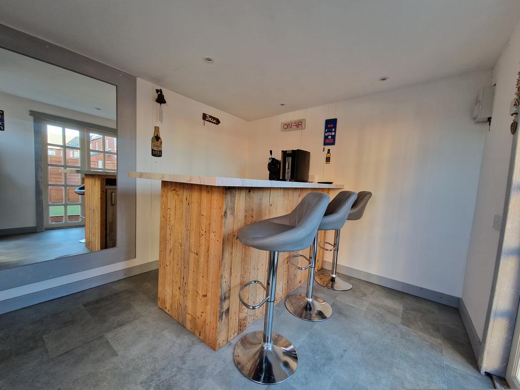 Bar/Summer House