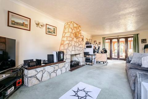 4 bedroom detached house for sale, Dereham Road, Watton
