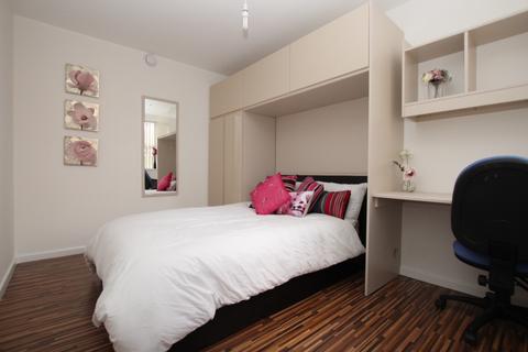 6 bedroom house to rent, Ruskin Avenue, Manchester M14