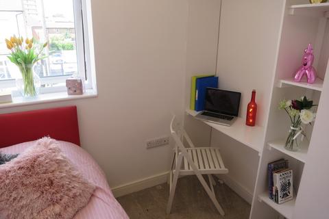 3 bedroom flat to rent, Edward Road, Nottingham NG2