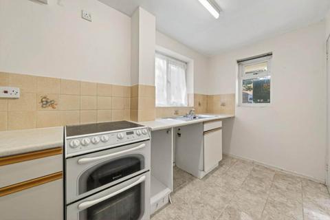 undefined, Avondale Mews, Kettering NN16