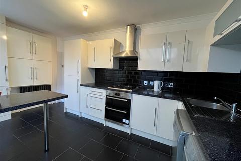 3 bedroom house to rent, Pottinger Street, Ashton-Under-Lyne OL7