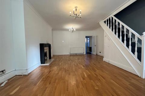 3 bedroom house to rent, Pottinger Street, Ashton-Under-Lyne OL7