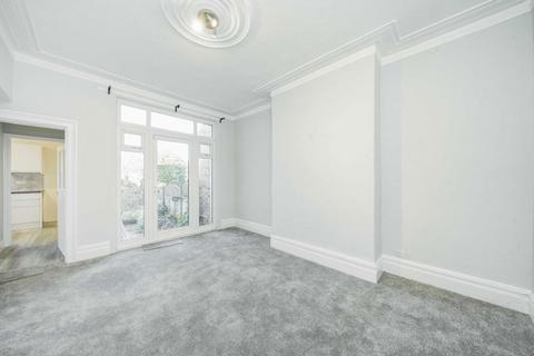 2 bedroom flat to rent, Cavendish Avenue, London N3