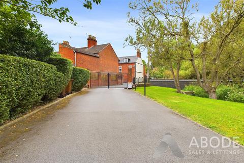4 bedroom detached house to rent, Little Bridge, Tutbury Burton-On-Trent DE13