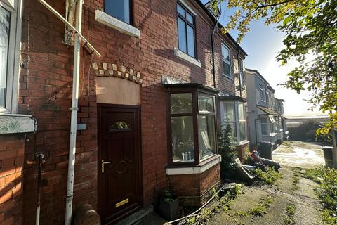 3 bedroom terraced house to rent, Hellier Street, Dudley DY2