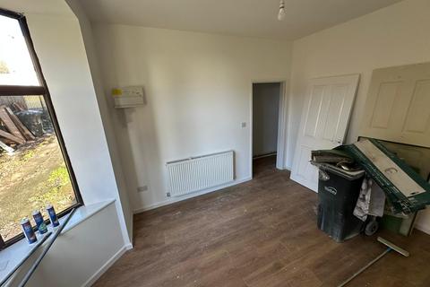 3 bedroom terraced house to rent, Hellier Street, Dudley DY2