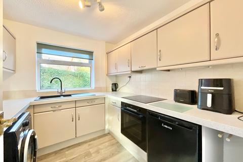 2 bedroom detached house for sale, Belvoir Avenue, Stoke-On-Trent, ST4
