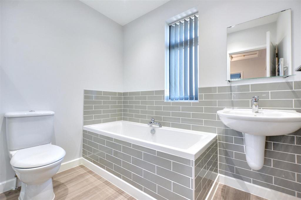 Bathroom 1.jpeg