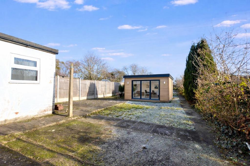 24 Hind Avenue Garden Office.jpeg