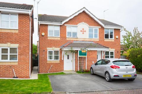 2 bedroom semi-detached house to rent, Lockyer Close, York