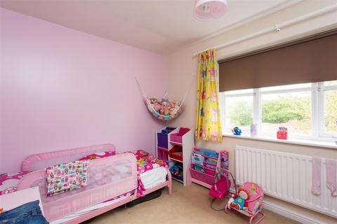 2 bedroom semi-detached house to rent, Lockyer Close, York