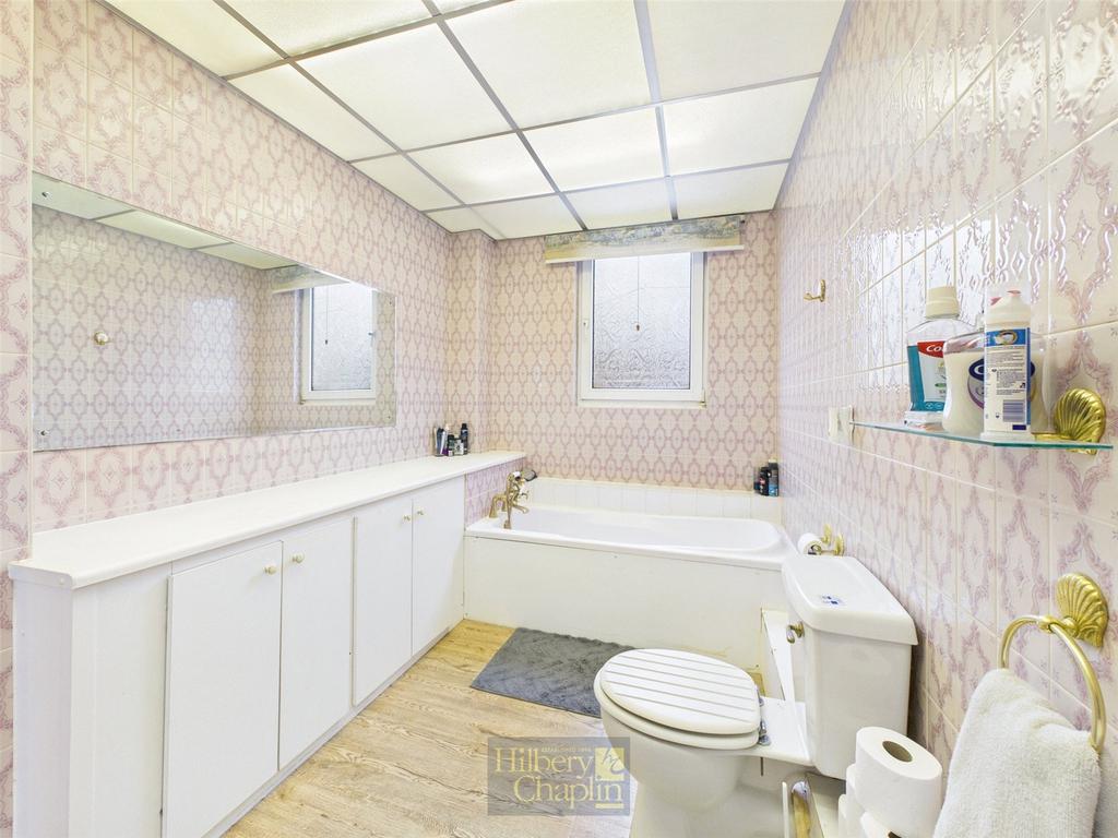 1f Ensuite 1
