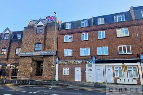 undefined, East Street, Epsom KT17