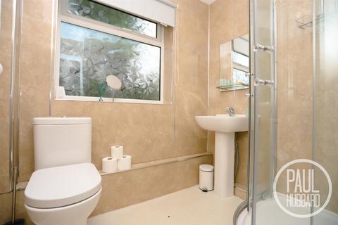 2 bedroom chalet for sale, Alandale Drive, Kessingland, NR33