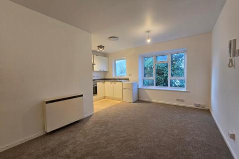 Studio to rent, Rednal Mill Drive, Rednal, Birmingham, B45