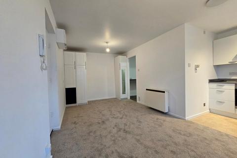 Studio to rent, Rednal Mill Drive, Rednal, Birmingham, B45