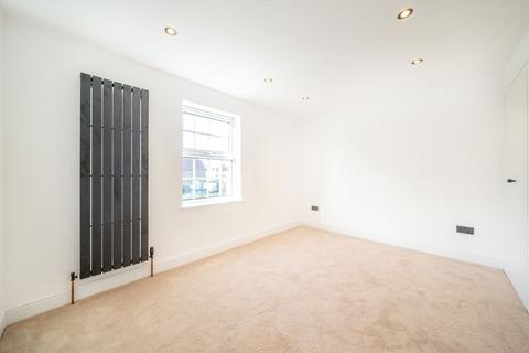 2 bedroom end of terrace house for sale, Oak Lane, Isleworth TW7
