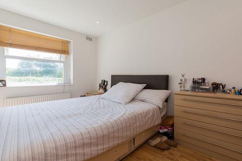 3 bedroom apartment to rent, Kempe Road, London NW6